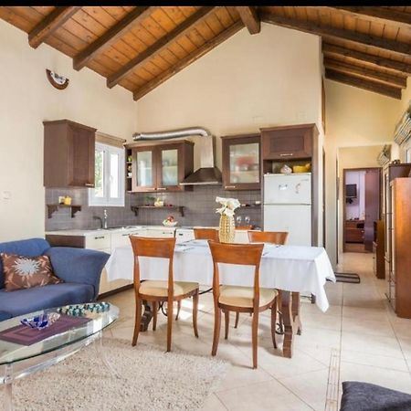Makis Sea-View Apartment-Corfu Port Mantouki Bagian luar foto